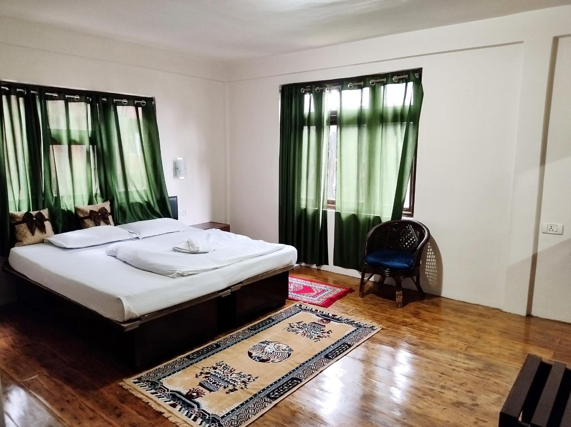 Bamboo Grove Hotel Gangtok Exterior photo