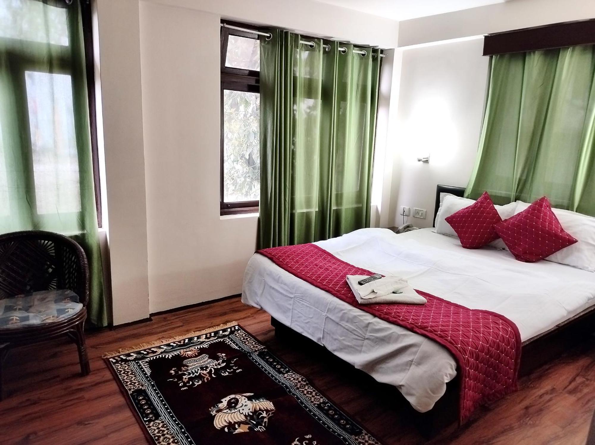 Bamboo Grove Hotel Gangtok Exterior photo